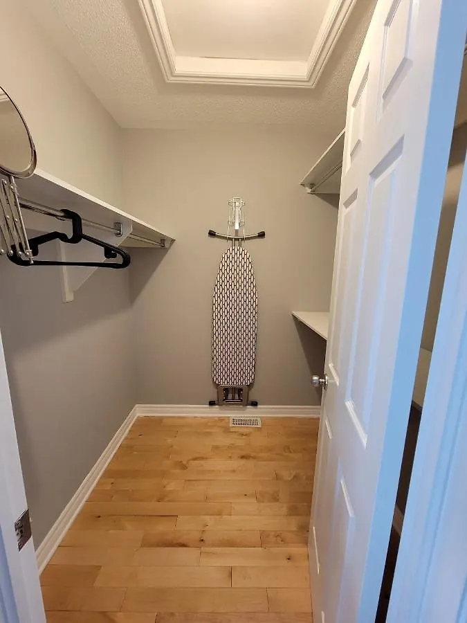Cozy 3 Bedroom Town House 20 Min From Ottawa Down Town And Airport Apartment