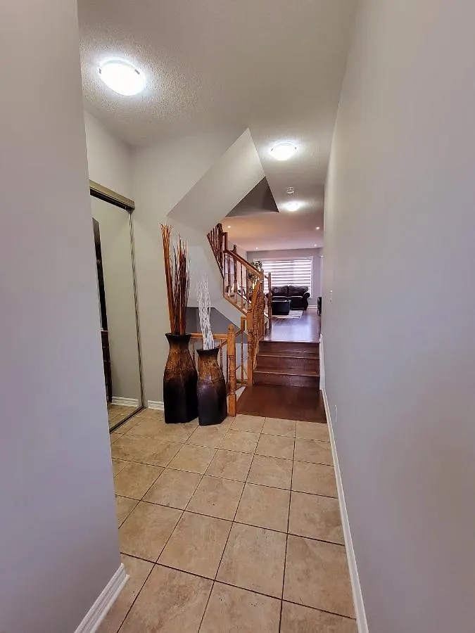 Apartment Cozy 3 Bedroom Town House 20 Min From Ottawa Down Town And Airport
